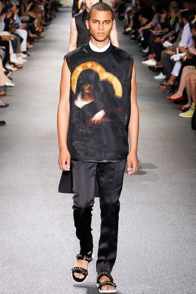 Look 27
